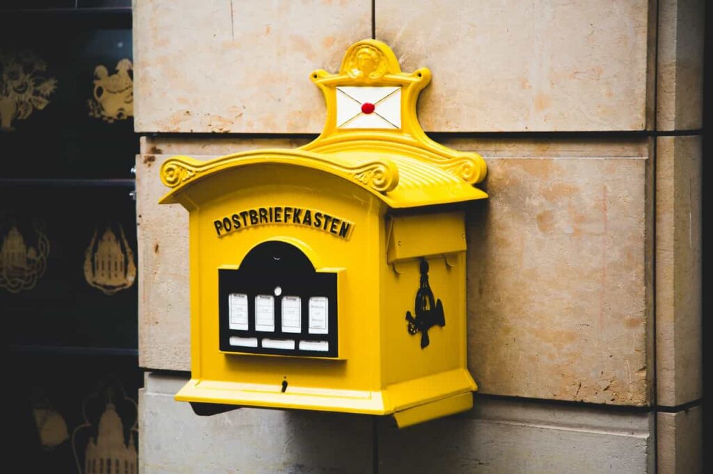 Virtual mailbox virtual assistant